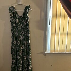 Chic Green Floral Maxi Dress